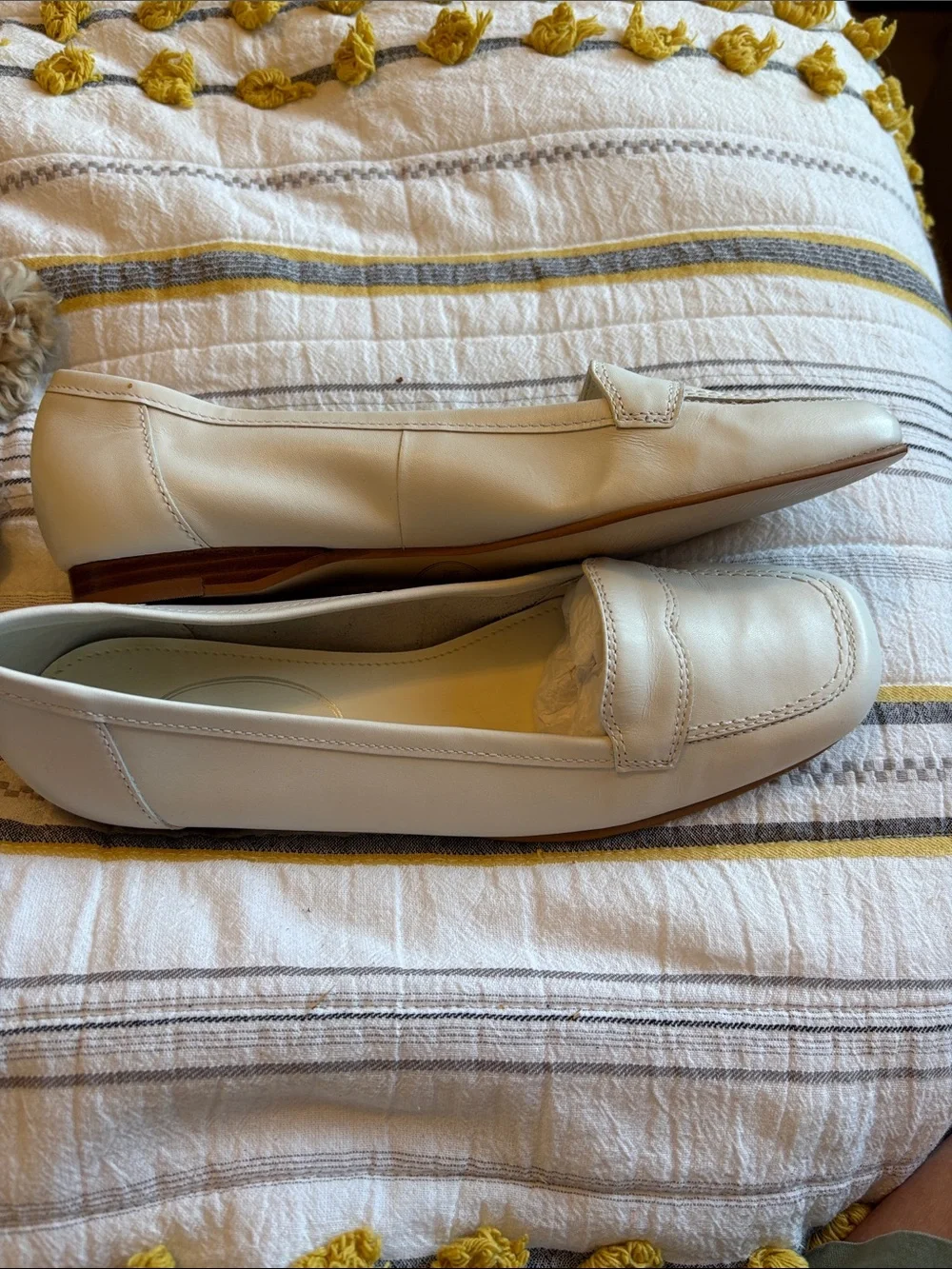 Michelle D white flats